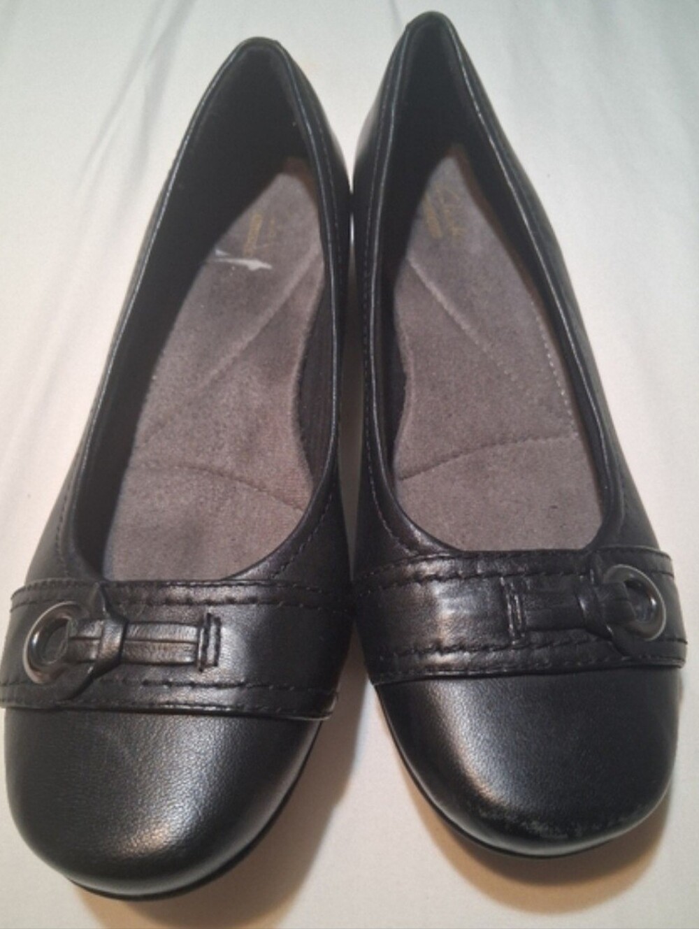 Clarks Collection Classic Black Leather Ballet Flats / Loafers - Size 8M